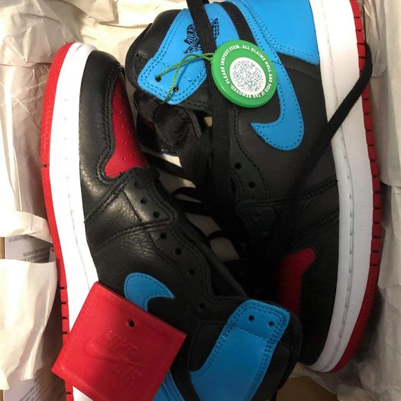 $350 Woman's Air Jordan 1 High OG 'UNC To Chicago' - Picture 2 of 6